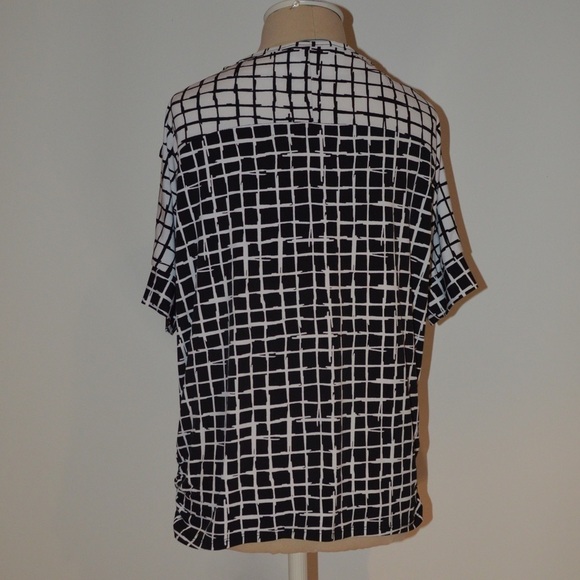 JM Collection Black and White Top - Picture 2 of 4